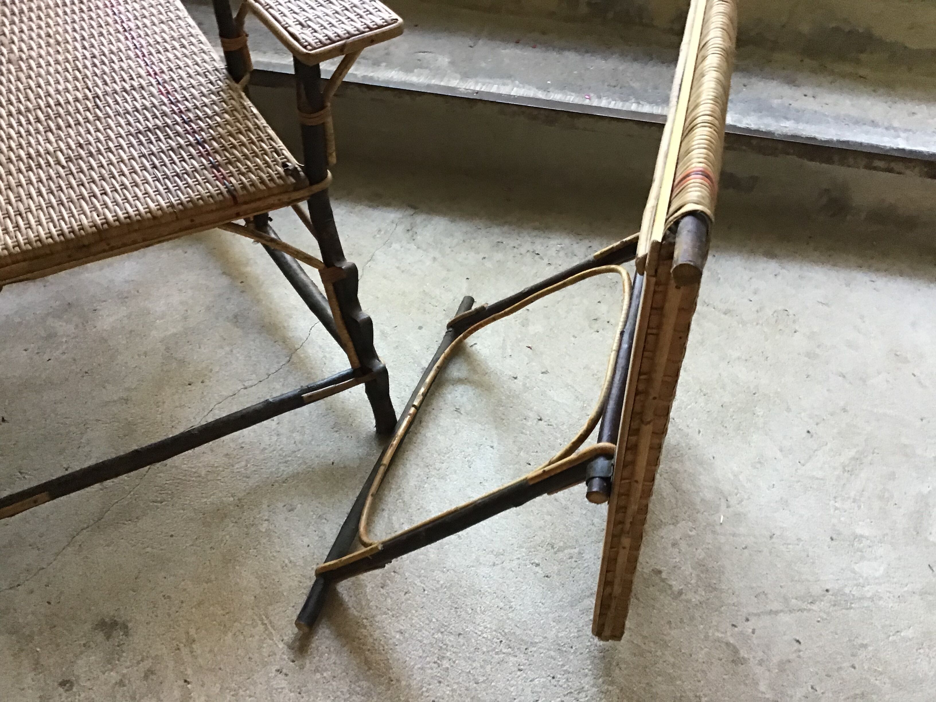 Antique chaise longue