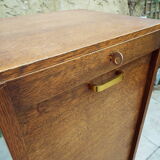 Curtain cabinet