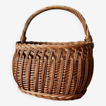 Panier en osier tressé