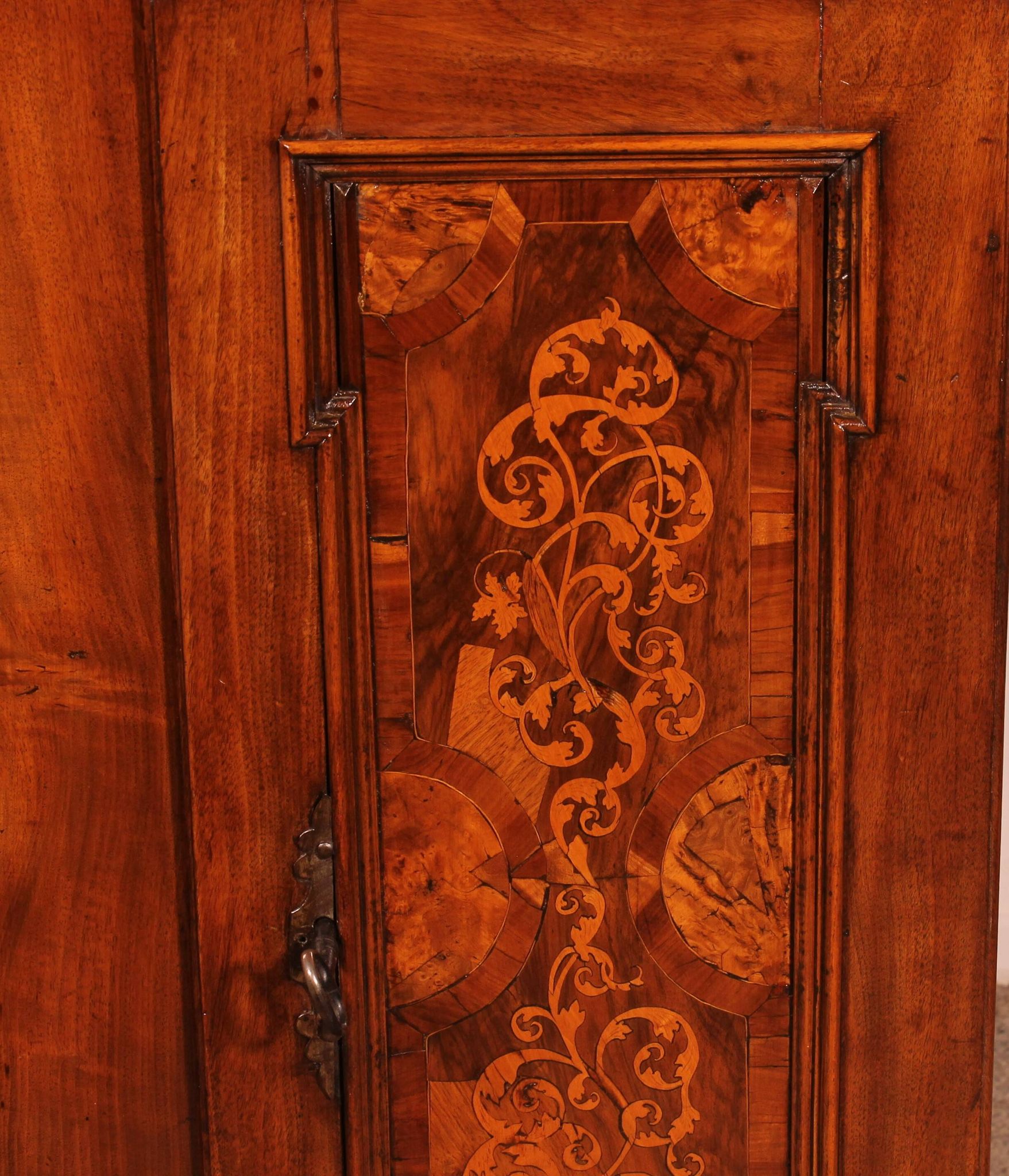 Buffet with 6 Doors in Walnut, dated 1639