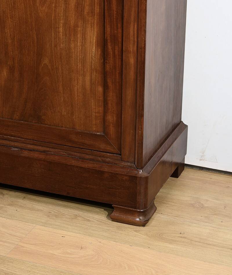 Mahogany Glass Bookcase, Restoration Period – Part 1 of the 19th Century