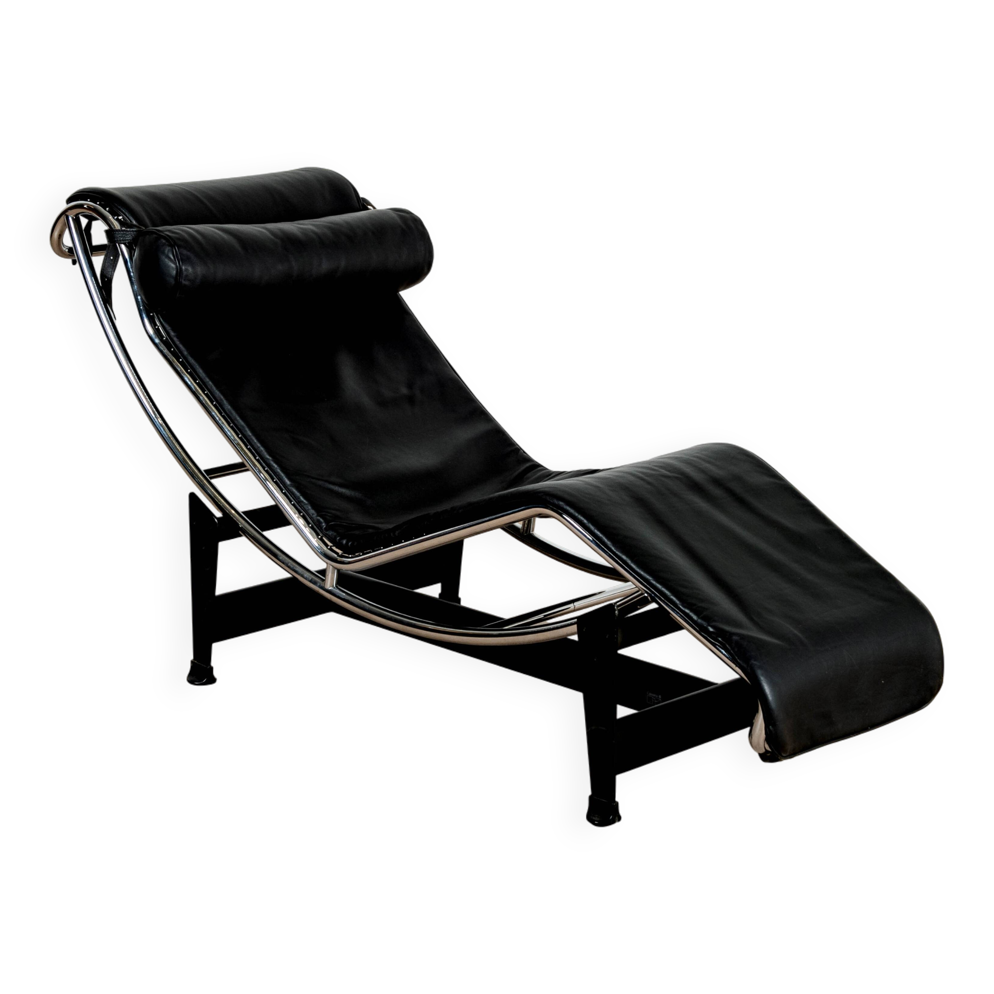 "LC4" lounge chair, Le Corbusier, Pierre Jeanneret, Charlotte Perriand, Cassina publishers