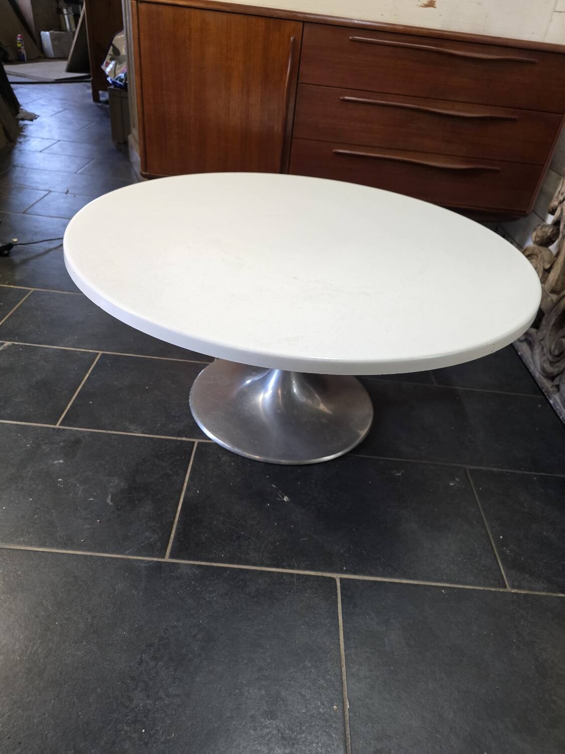 Table Basse Vintage pied tulipe par Werzalit des années 70