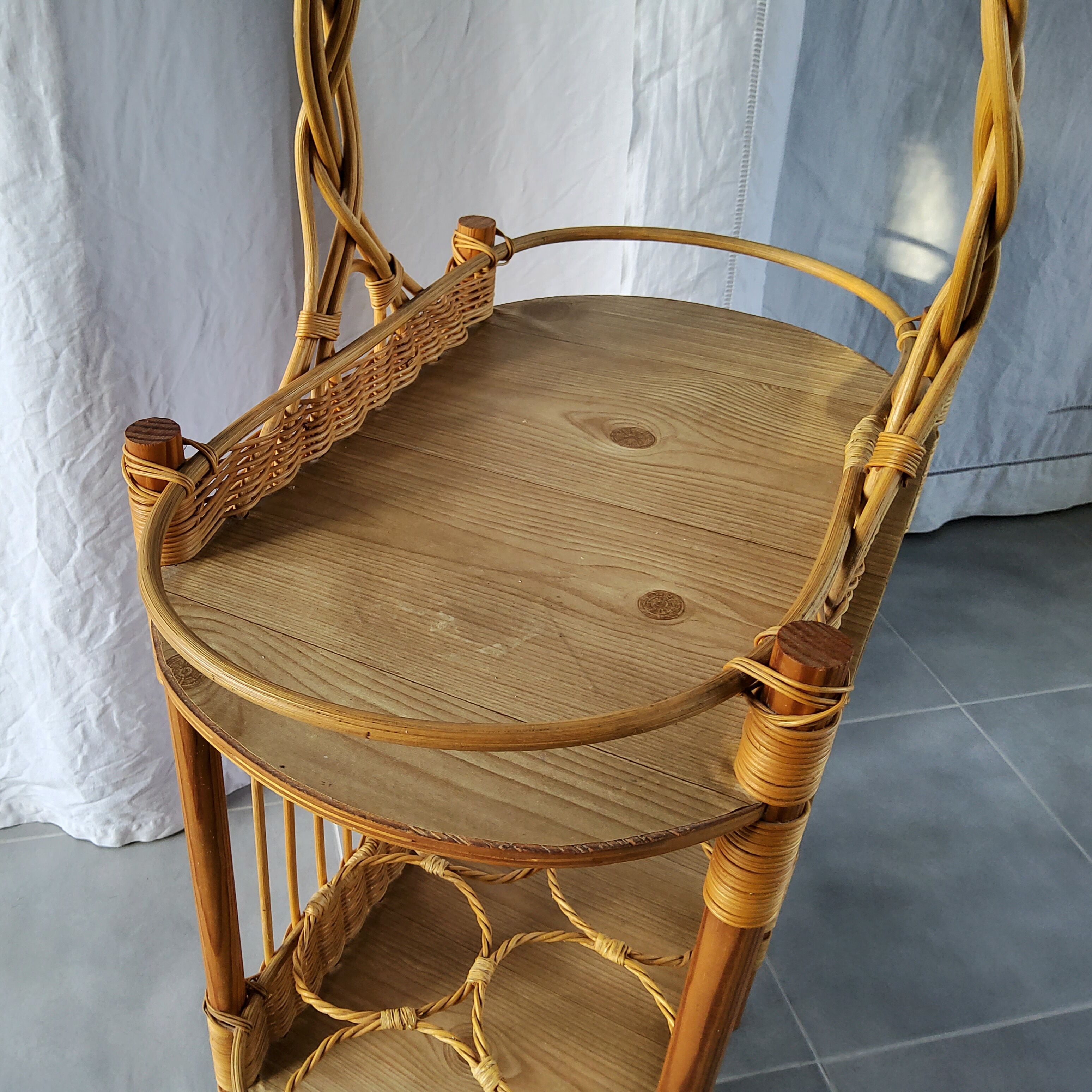 Wood and rattan service