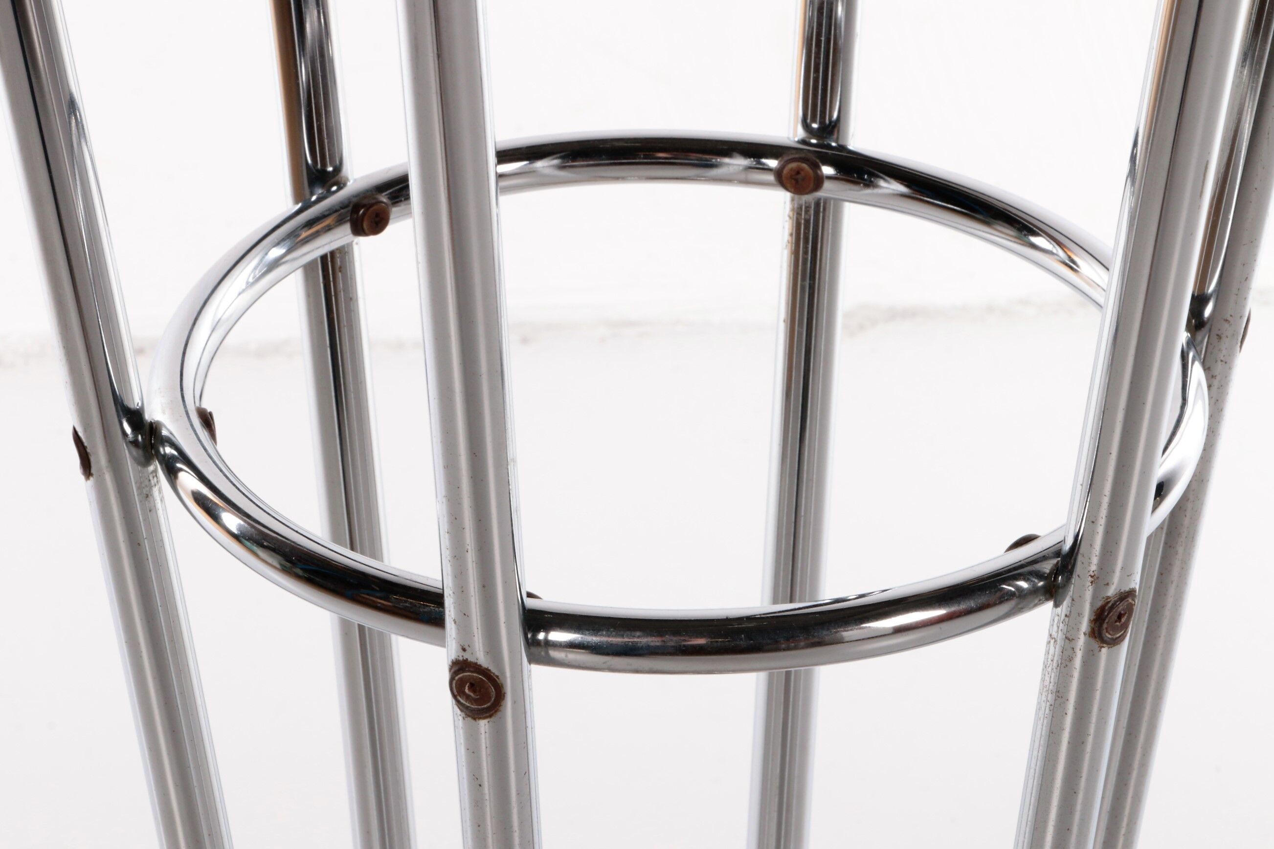 Porte-manteau en travertin chromé architectural italien années 1960