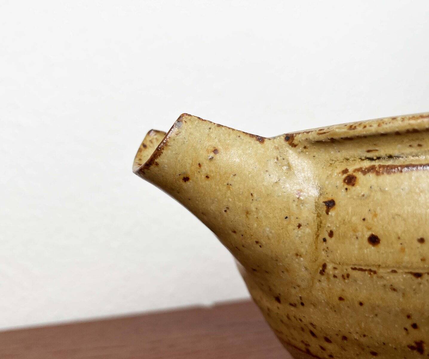 Mid-century modern British studio pottery bowl by Richard Batterham, 1960s.