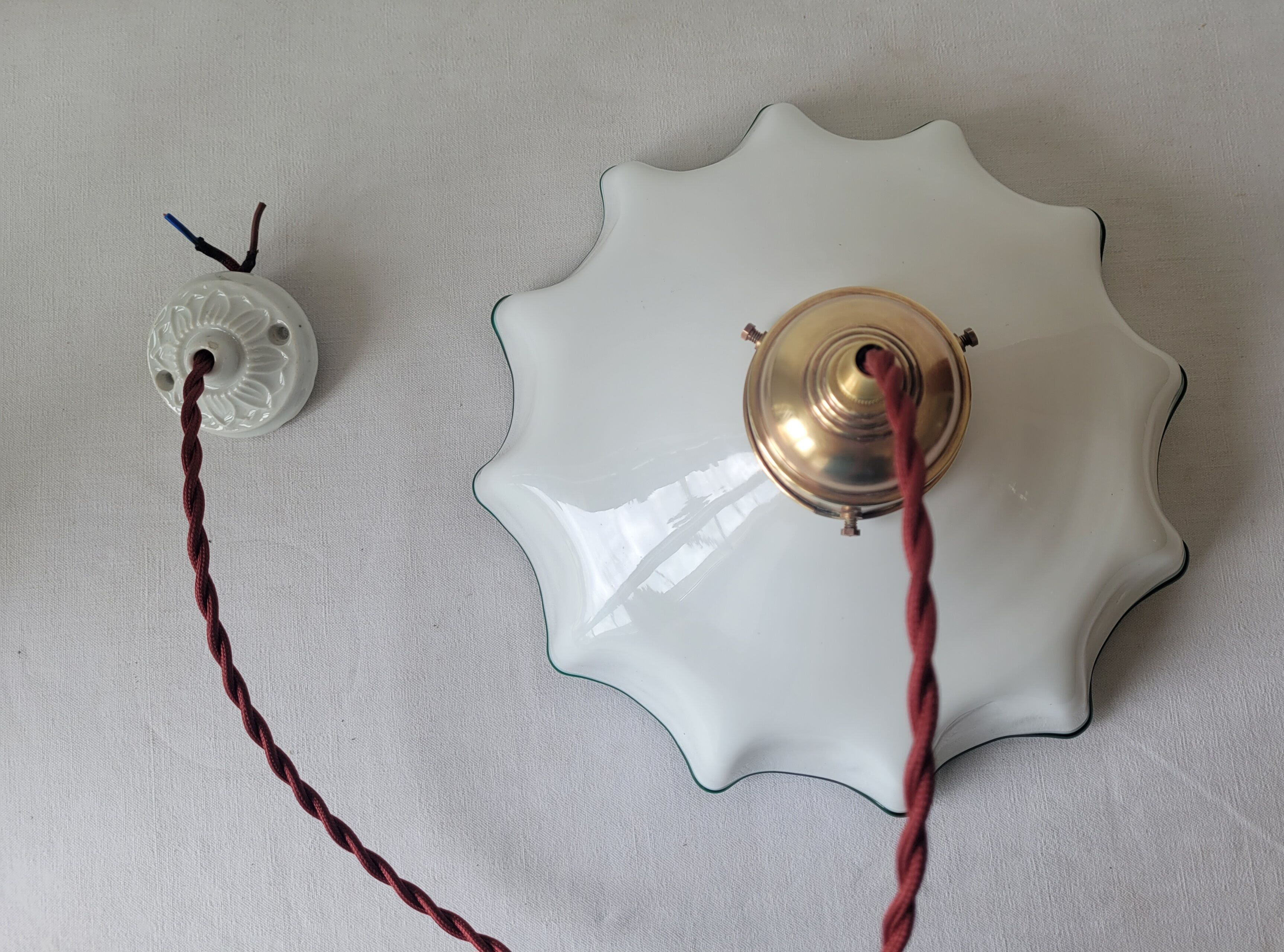 White opaline suspension