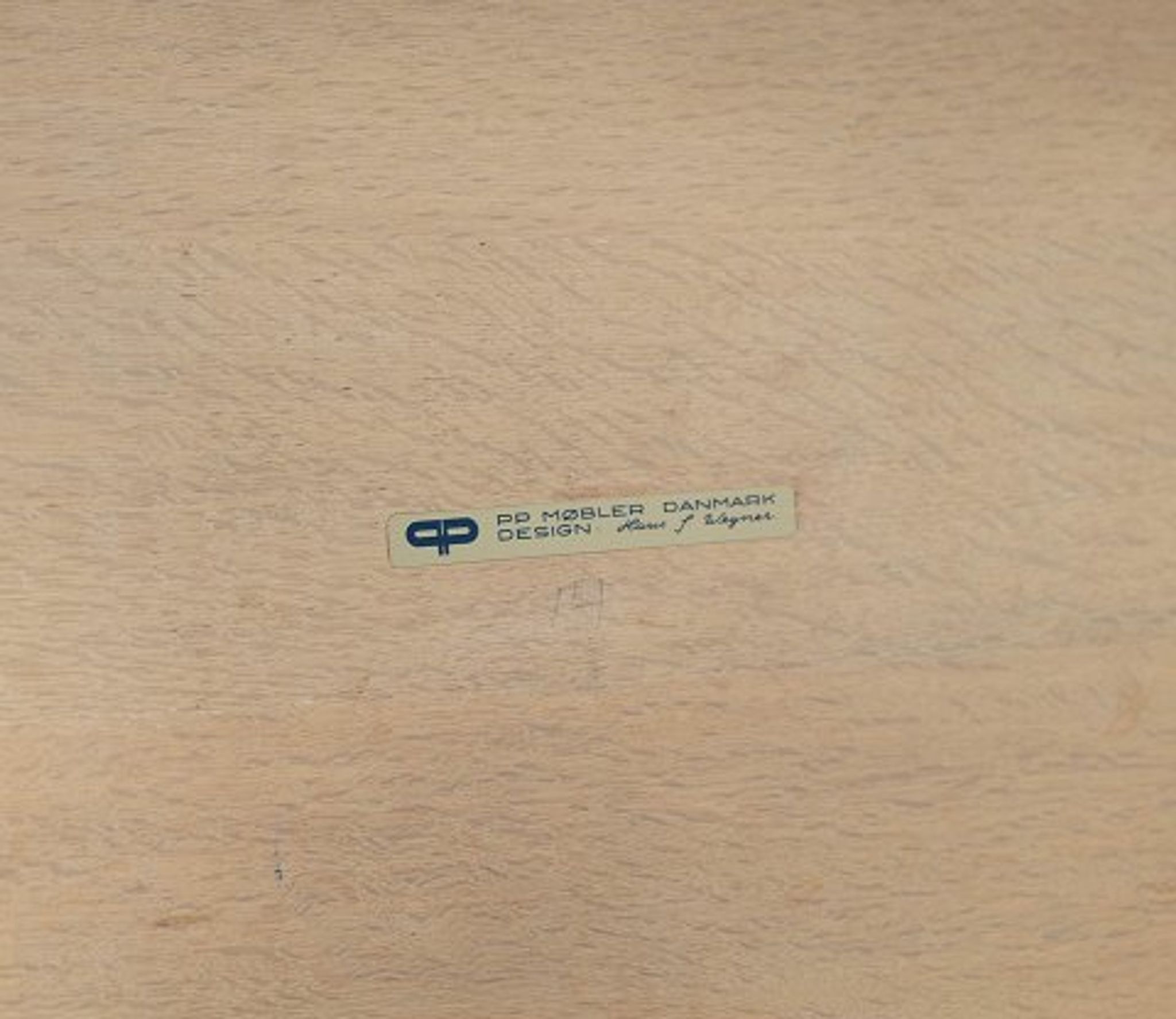 Table basse en chêne conçue par Hans J. Werner et fabriquée par PP Furniture.