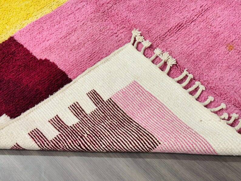 Beni Ouraine handwoven rug, traditional style, size 100 x 200 cm