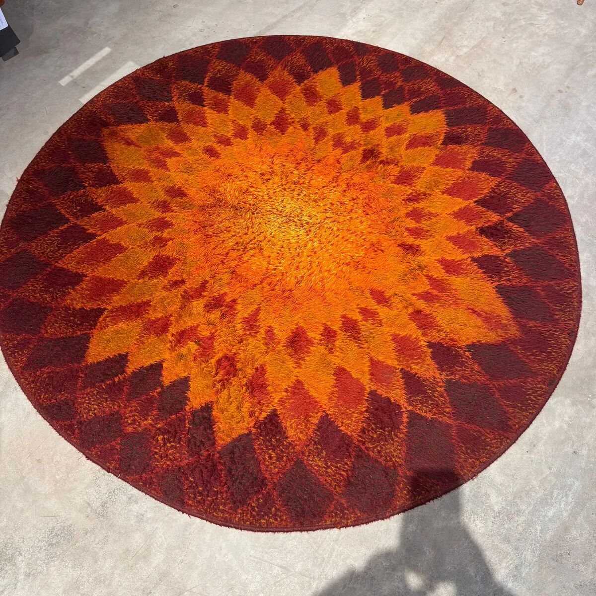 Vintage round rug