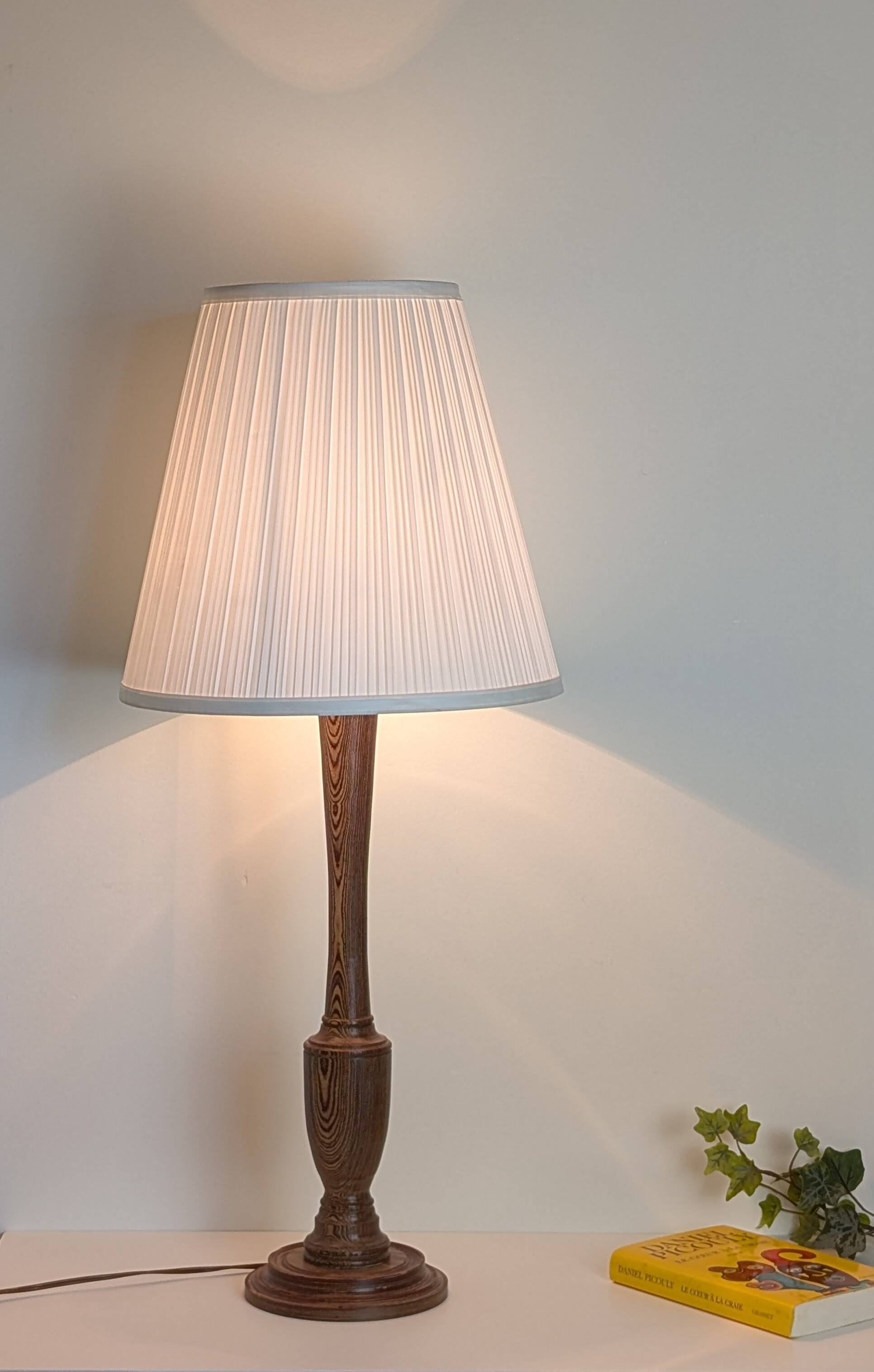 Lampe en bois tourné