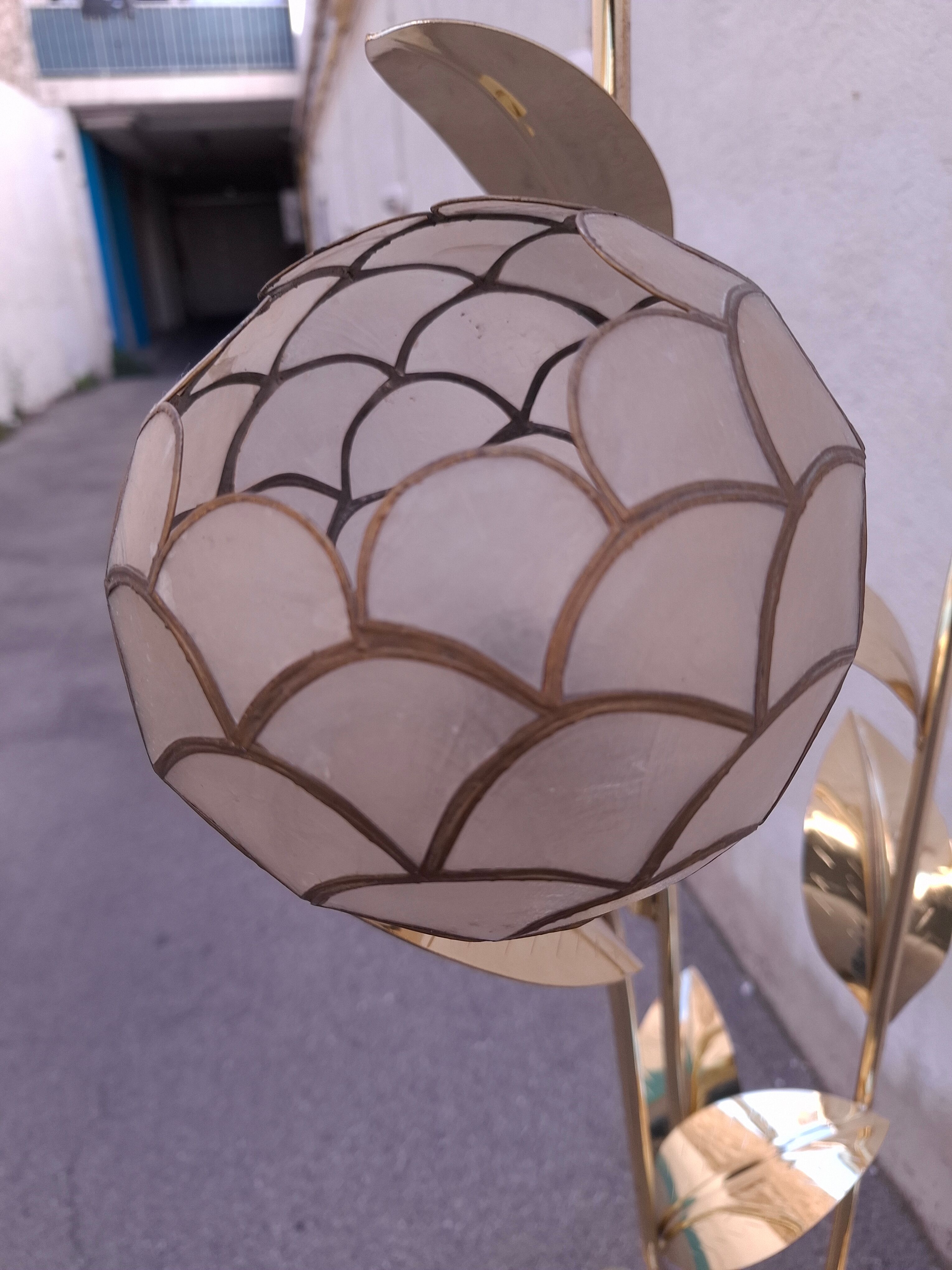 Floral floor lamp in pearlescent Capiz, 1970s.