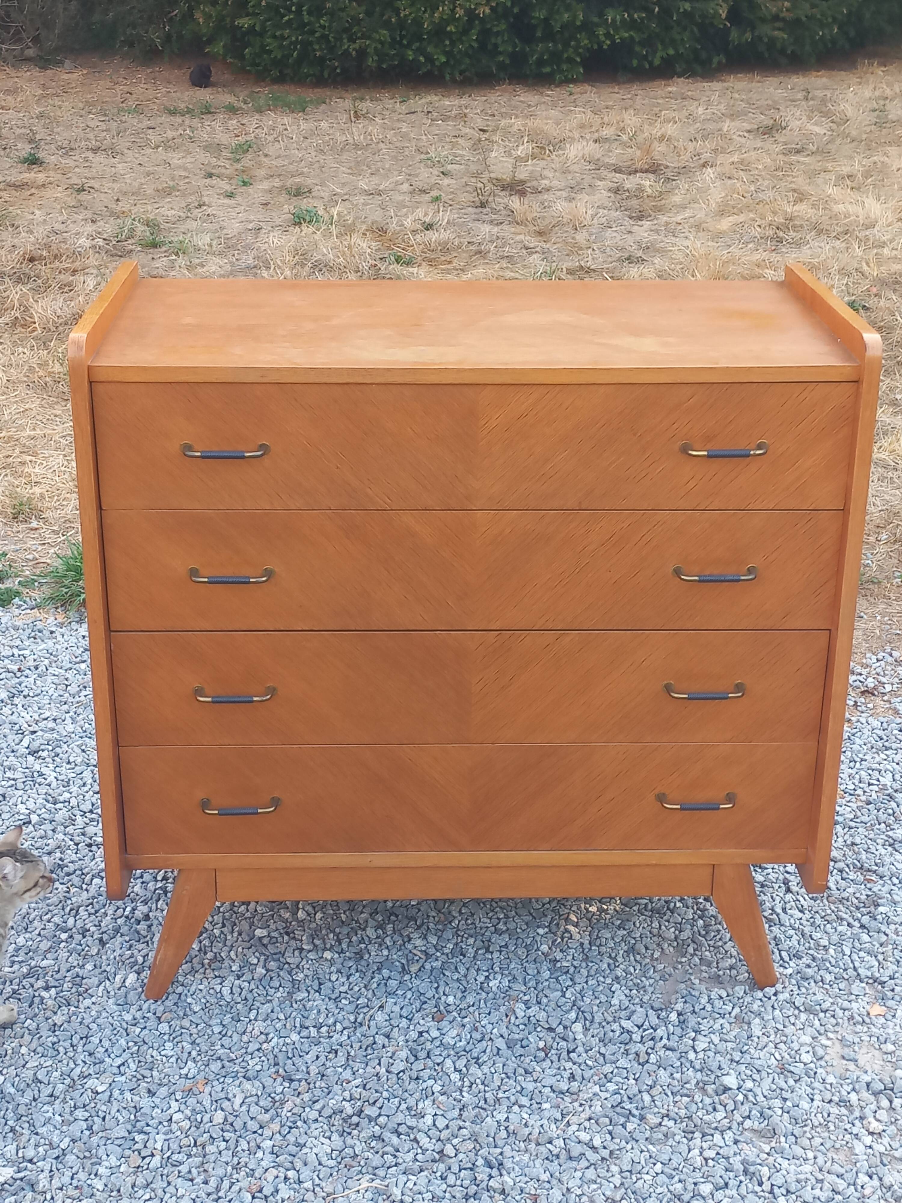 Commode vintage en chêne blond pieds compas 4 tiroirs 1950