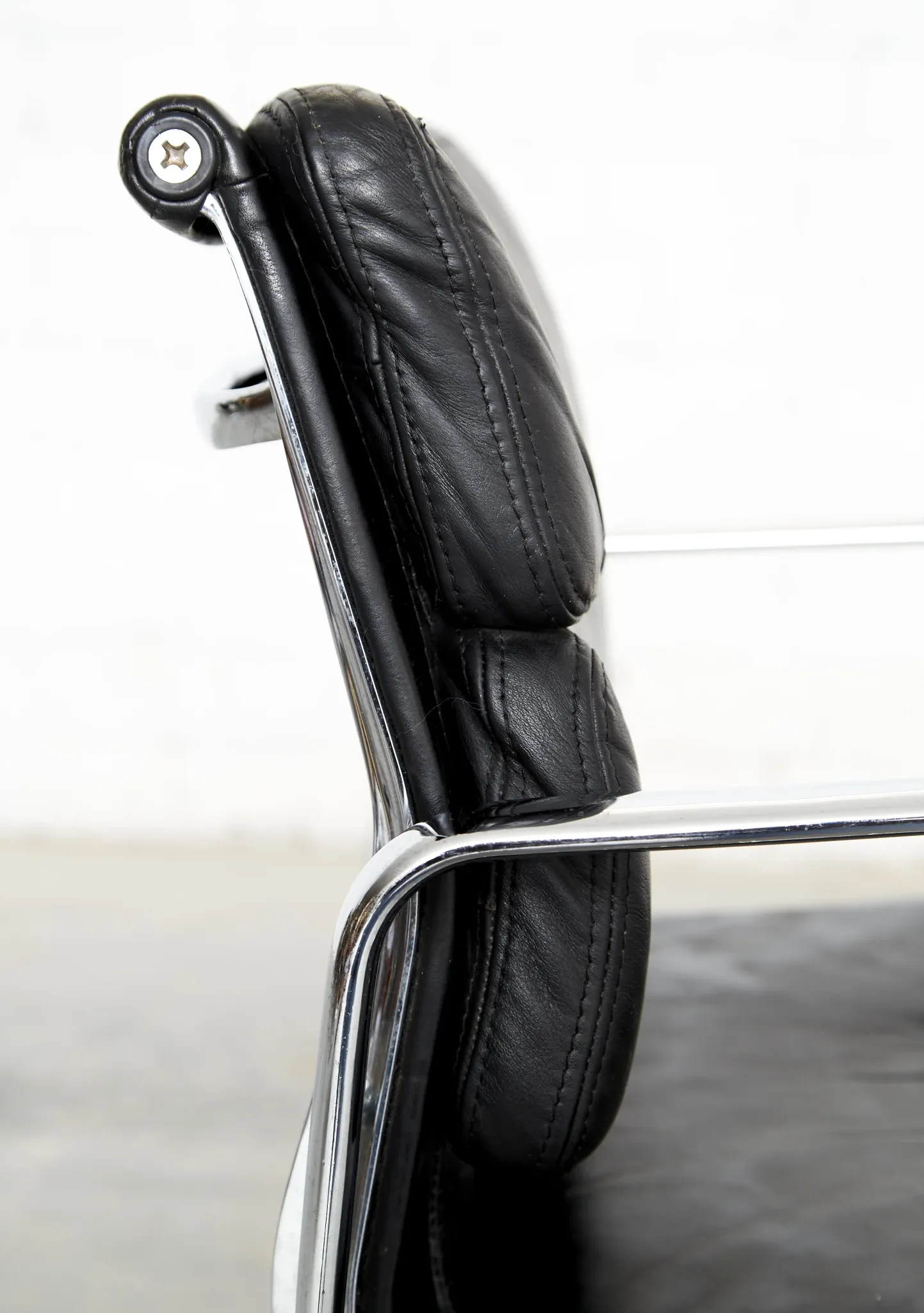 Charles & Ray Eames Soft PAd Chair EA 217 for Vitra