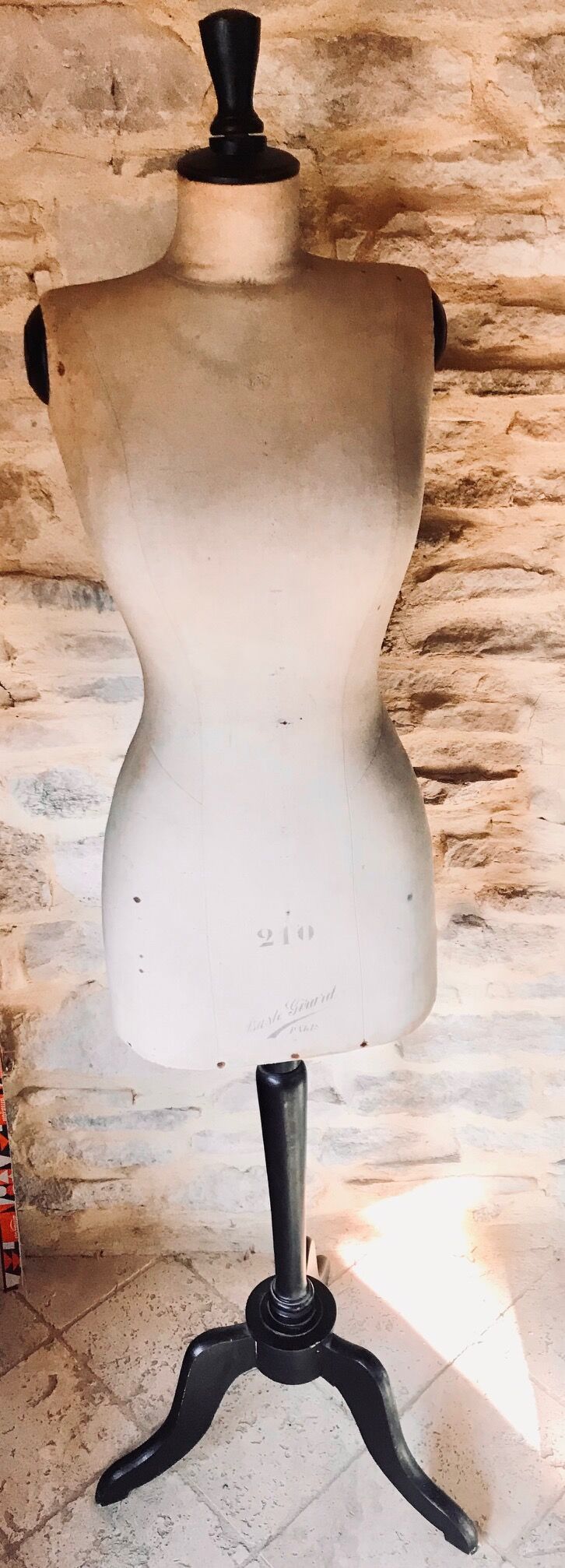 Couture model Girard Paris