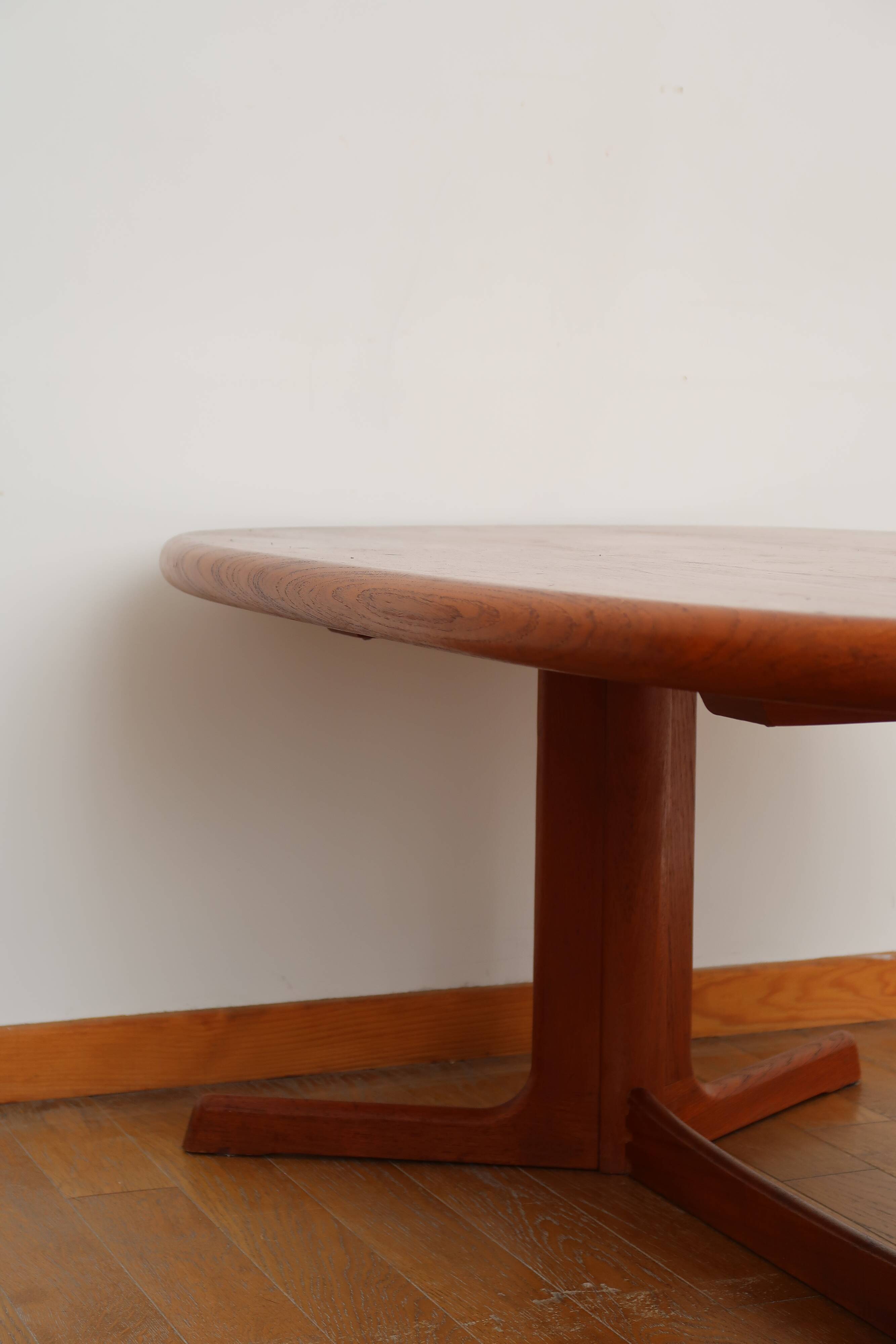 Large Scandinavian coffee table Dyrlund