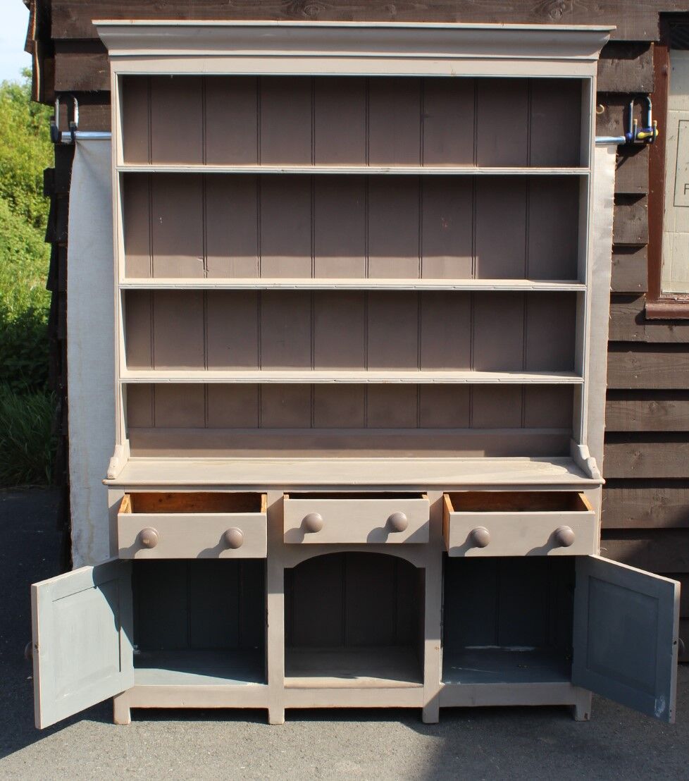Painted bookcase from Caernvon
