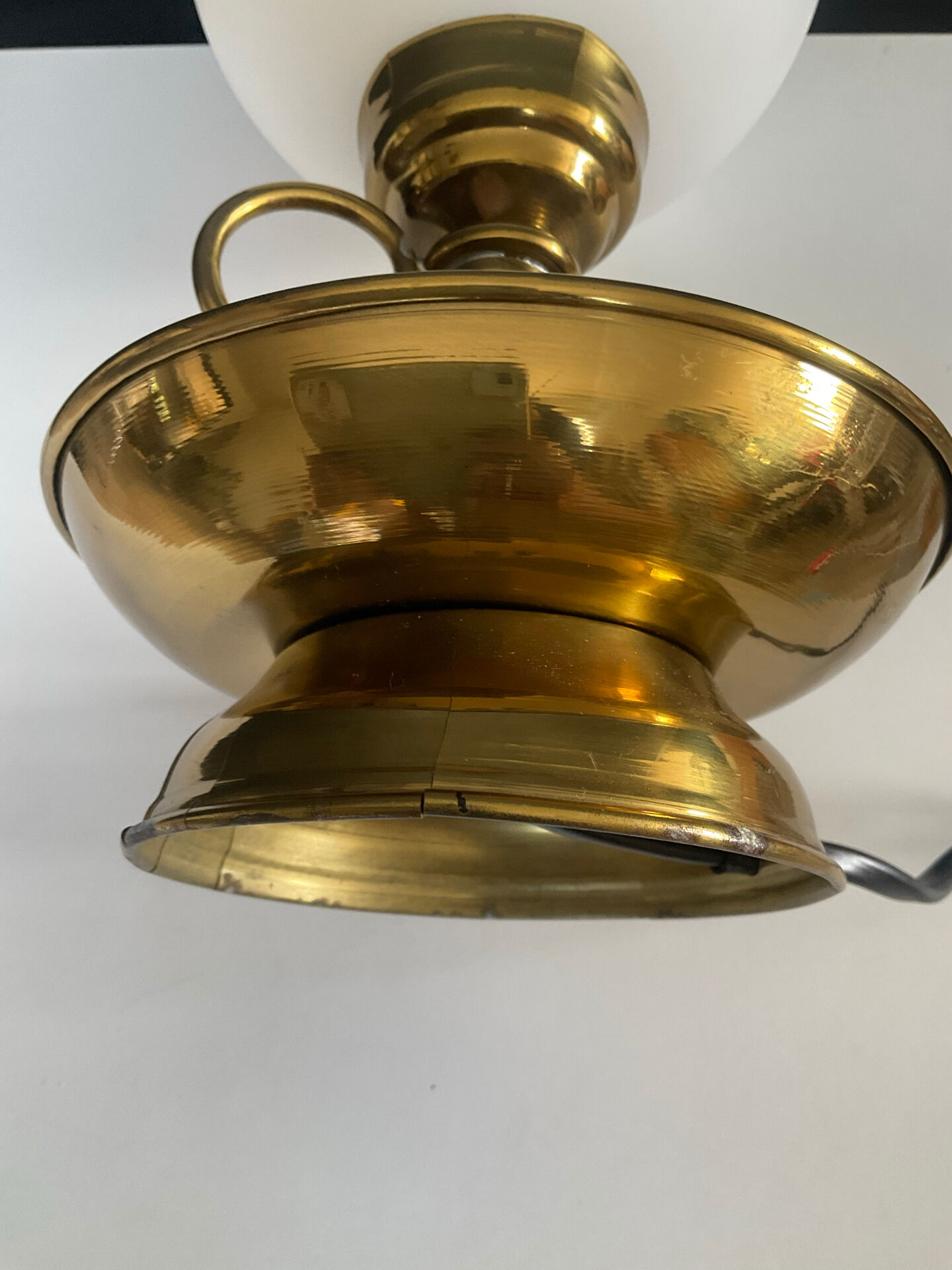 Vintage brass and opaline lamp from the 1970s.