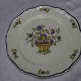 Service at Dessert Saint-Amand Vieux Delft