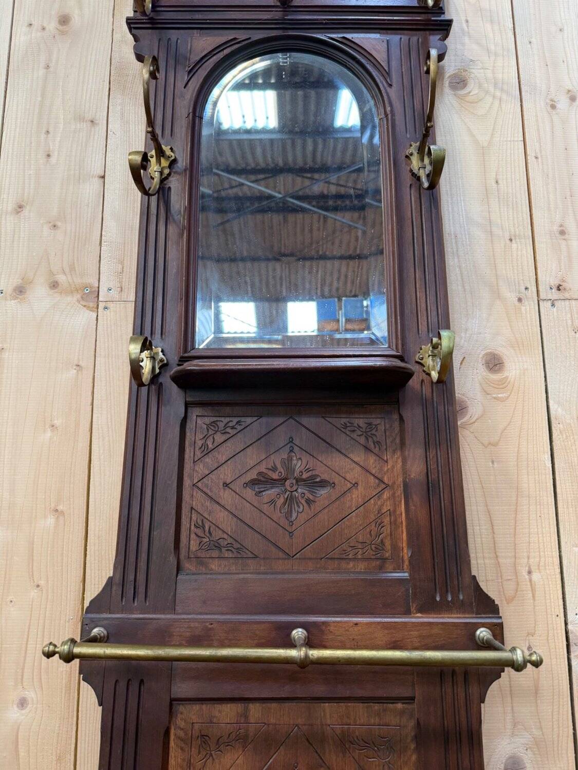 Coat rack - Napoleon III wardrobe in walnut and brass
