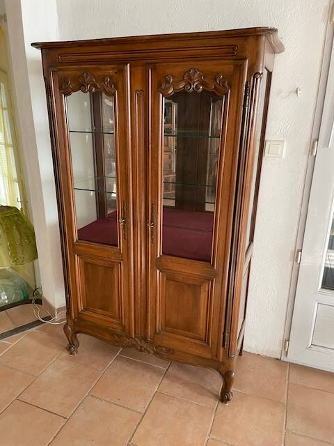 Display cabinet in walnut, glass & mirror, Louis XV style