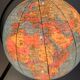 Globe vintage 1972 terrestre verre Taride tripode - 22 cm