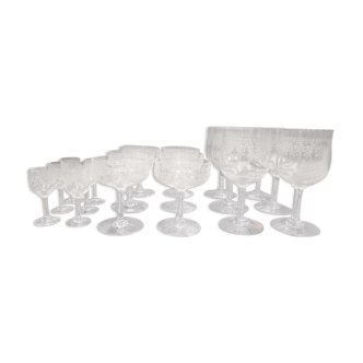 18 verres en cristal