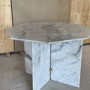 Table à manger en marbre
