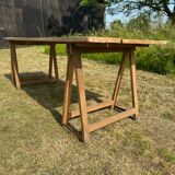 Table and trestles fir tray
