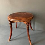 Table basse ronde  en bois gravé, tourné, fin XIXème