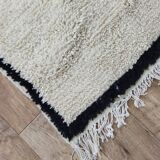 Handcrafted Moroccan Berber Rug 195 X 138 CM