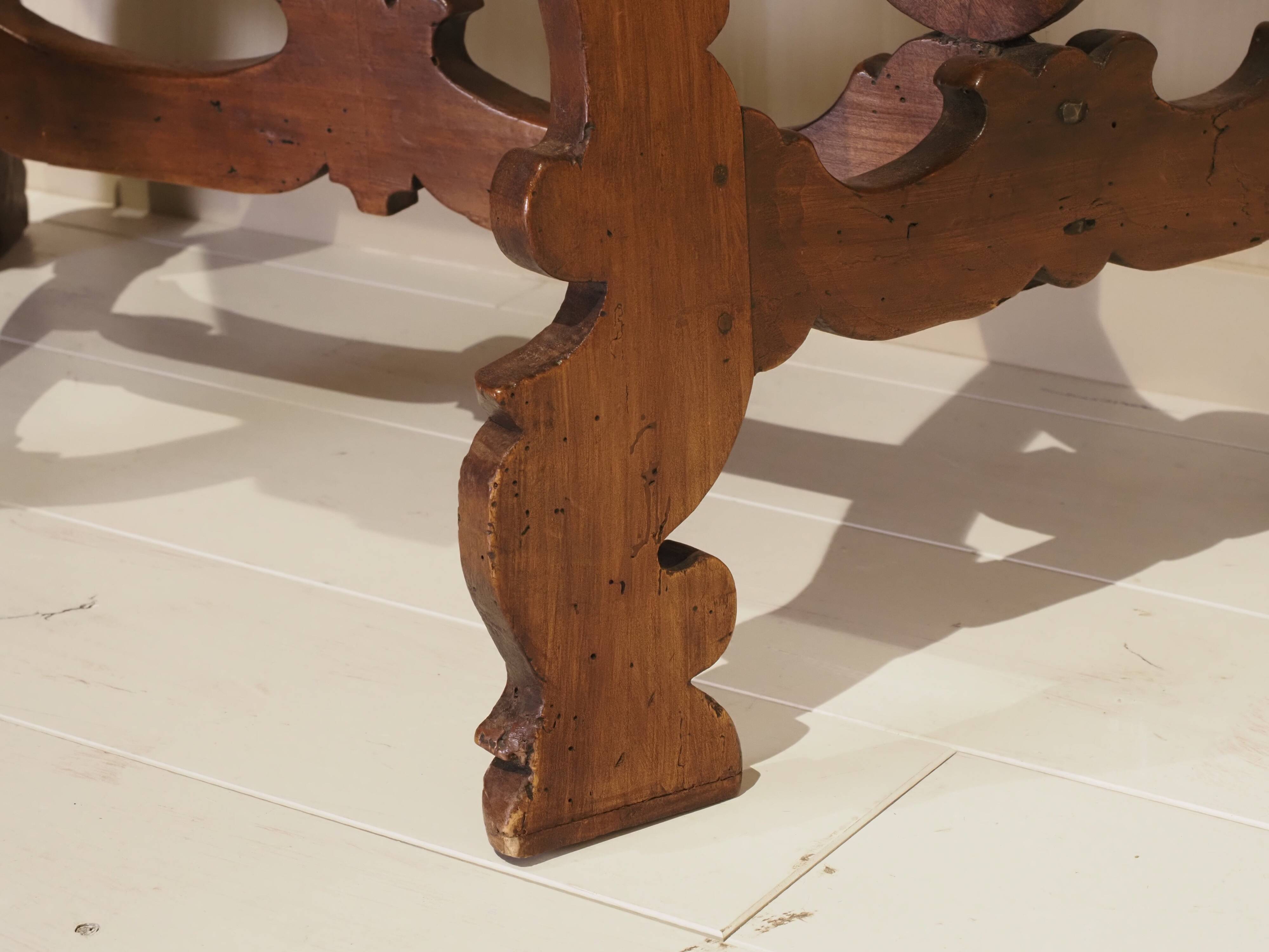 Pair of Italian consoles from the 18th century.