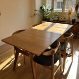 Extensible table Made.com model Jenson for 6 to 8 people.