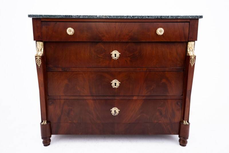 Luxurious Empire style chest of drawers, France, around 1840. After renovation.