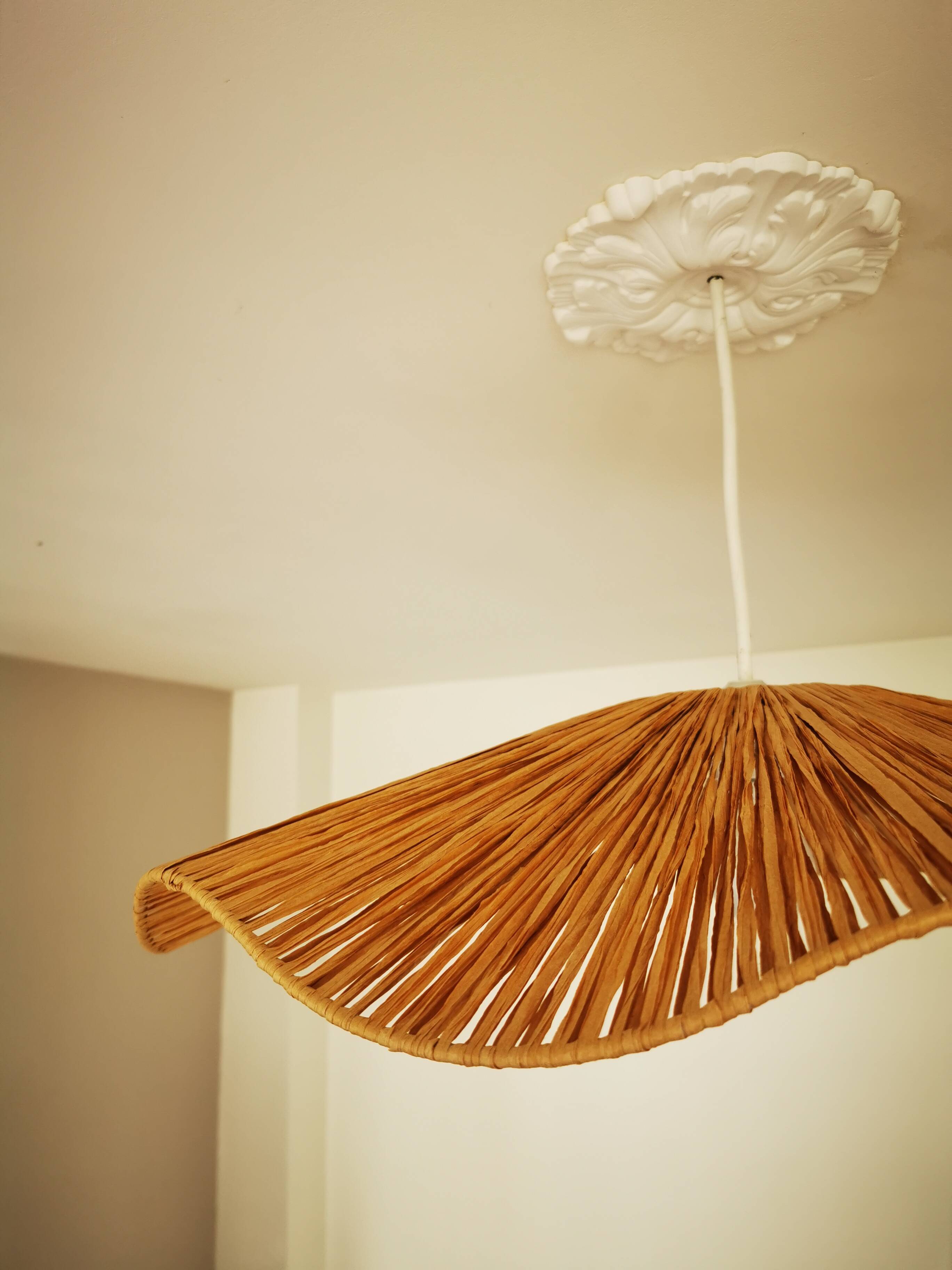 Suspension in raffia braided 65 cm