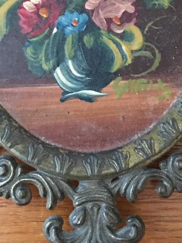 Cadre en métal doré et peinture sur bois avec bouquet de fleurs