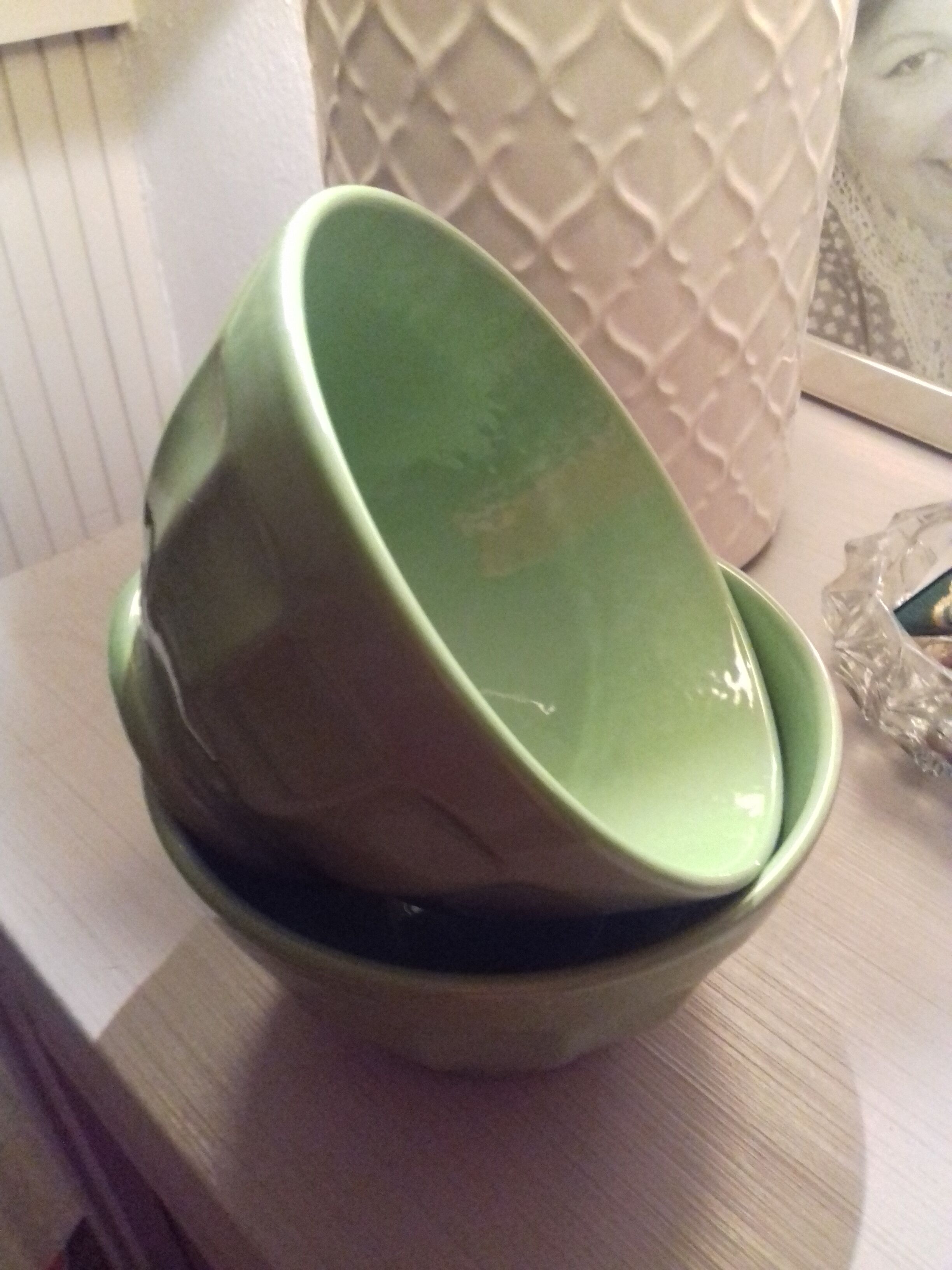 Duo de bols de ferme verts