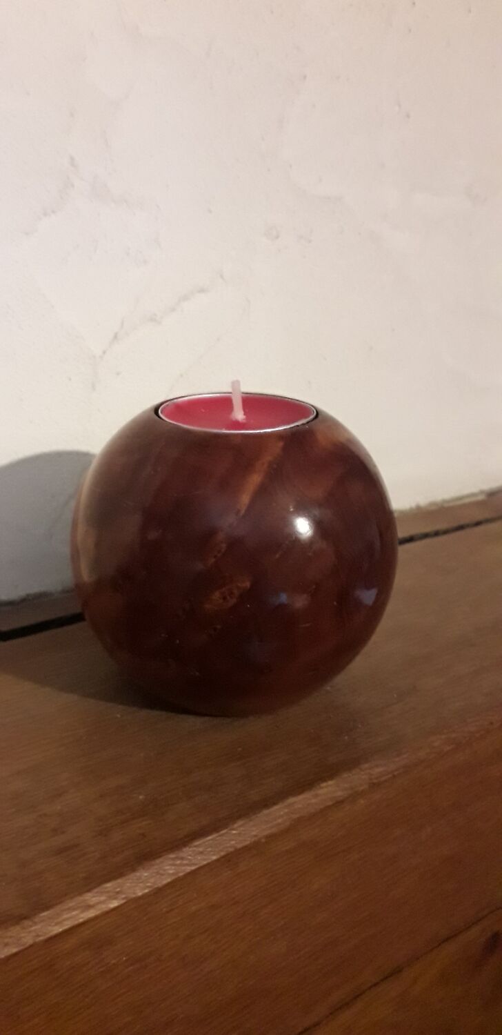 Scandinavian candle holder in elm magnifying glass