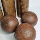 Ancien jeu de quilles grande taille en bois tourné, 52 cm