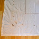 Nappe brodée et ses huit serviettes
