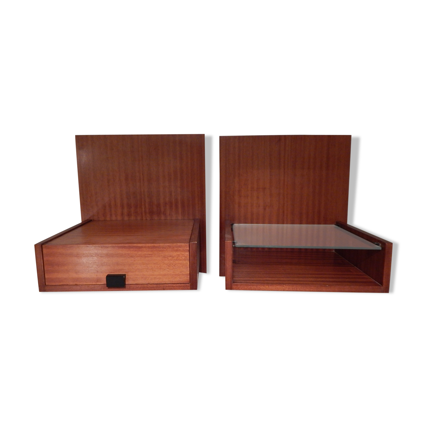Paire de tables de chevets suspendues ARP année 50/60 | Selency