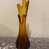 Vase en verre ambré