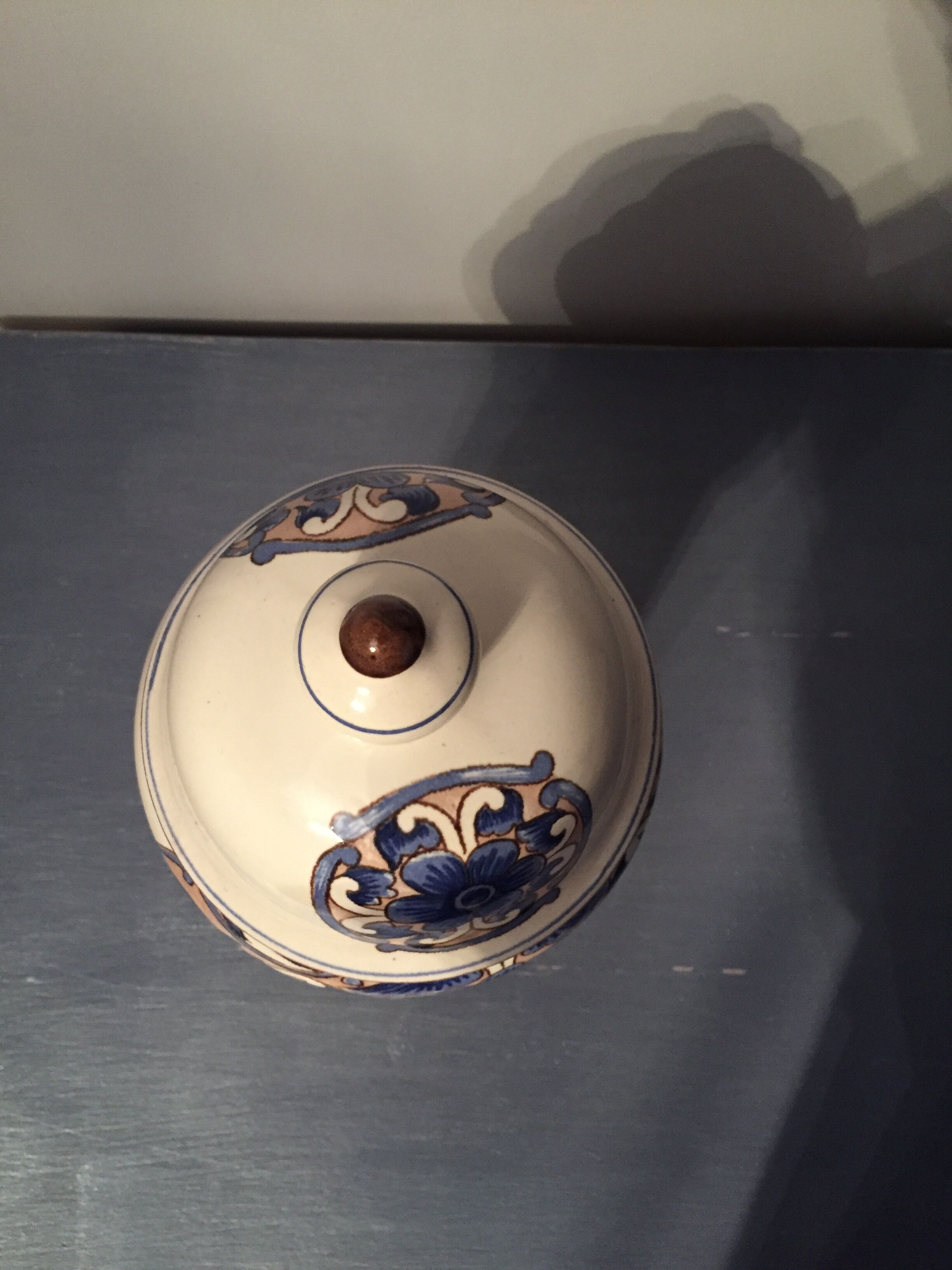 Saint Clement porcelain apothecary pot