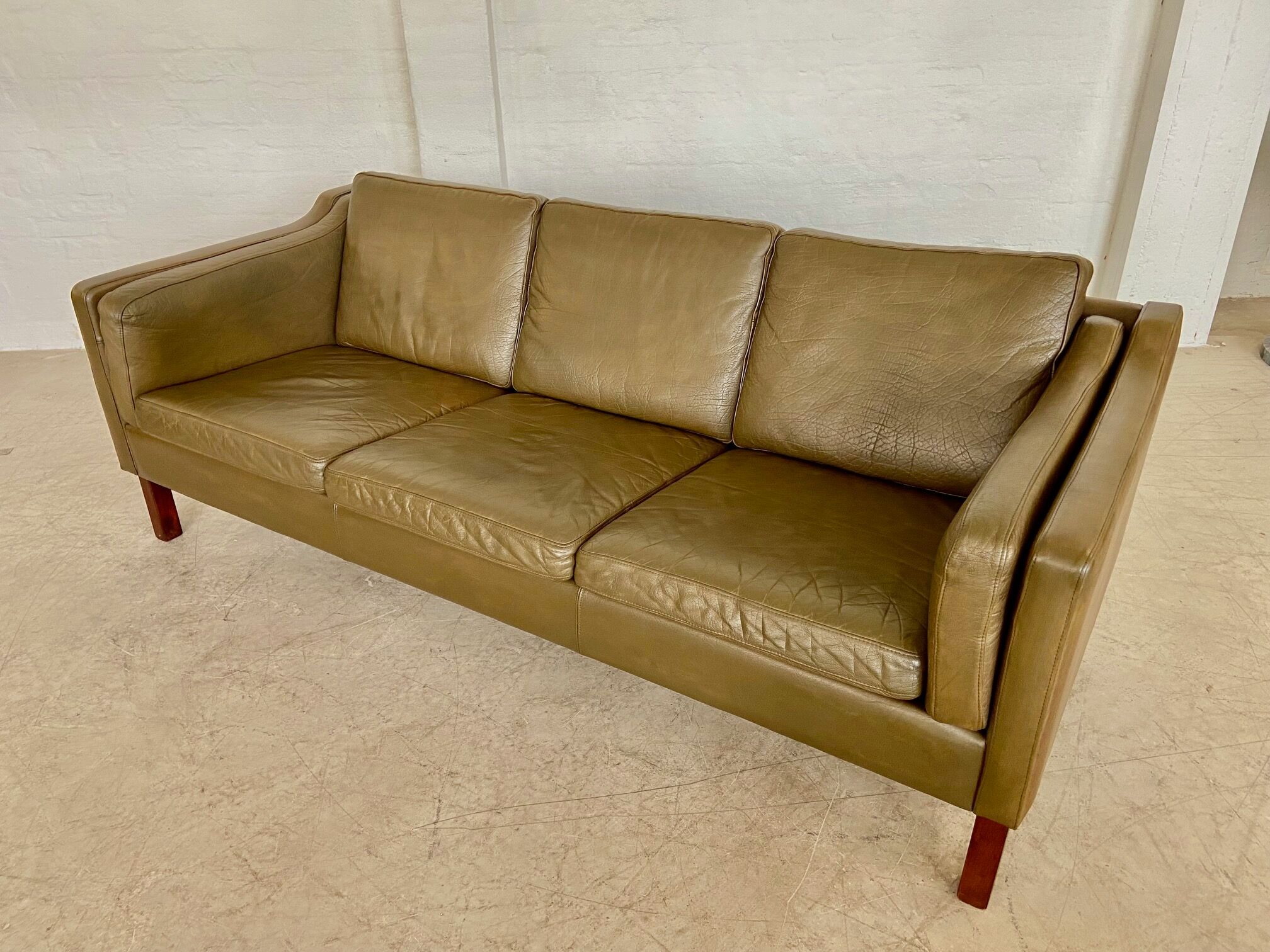 Canapé en cuir vert olive de Mogens Hansen, vintage danois des années 1960, pour 3 personnes.