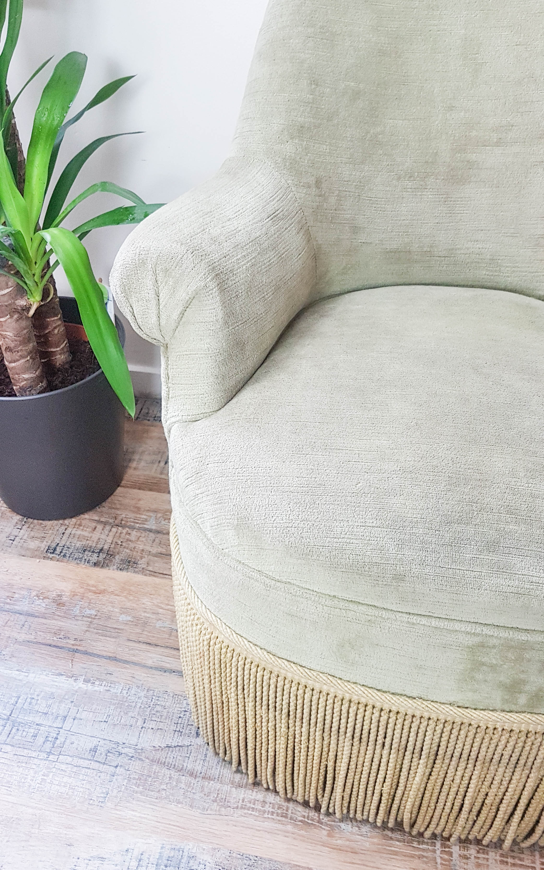 Vintage pistachio green velvet toad chair