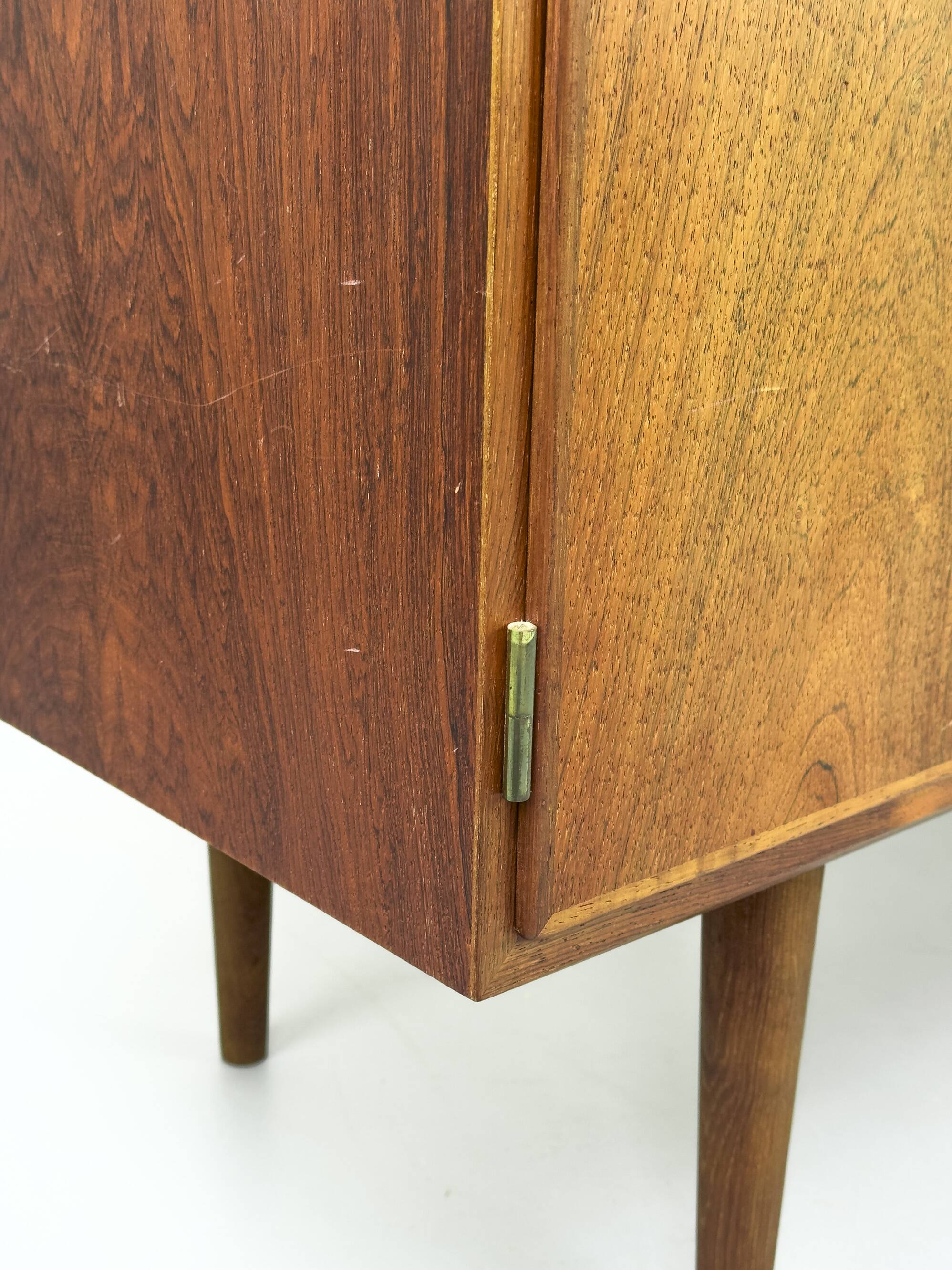 Buffet danois par Carlo Jensen pour Hundevad & Co., années 1960