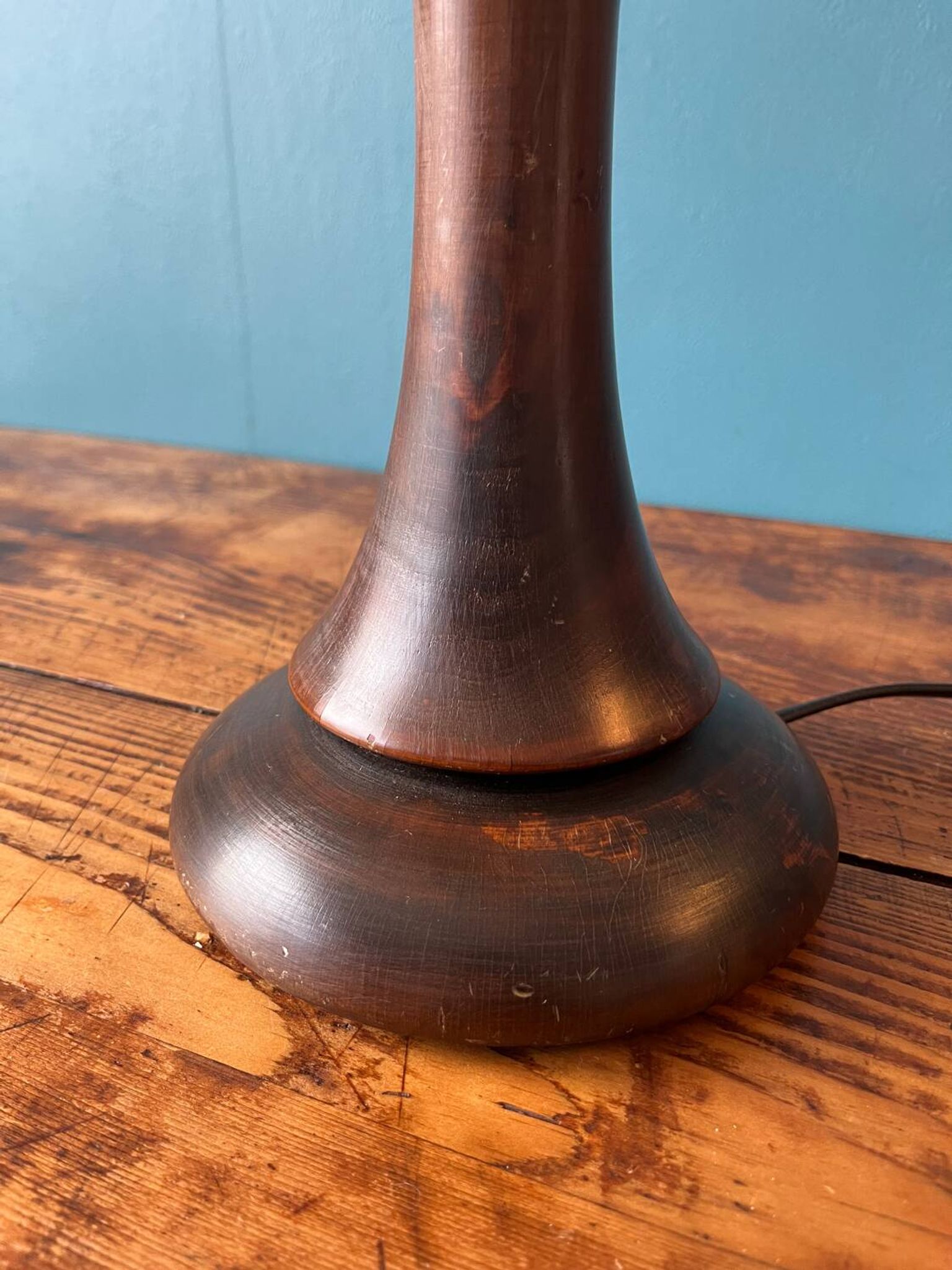 Lampe à poser en bois massif