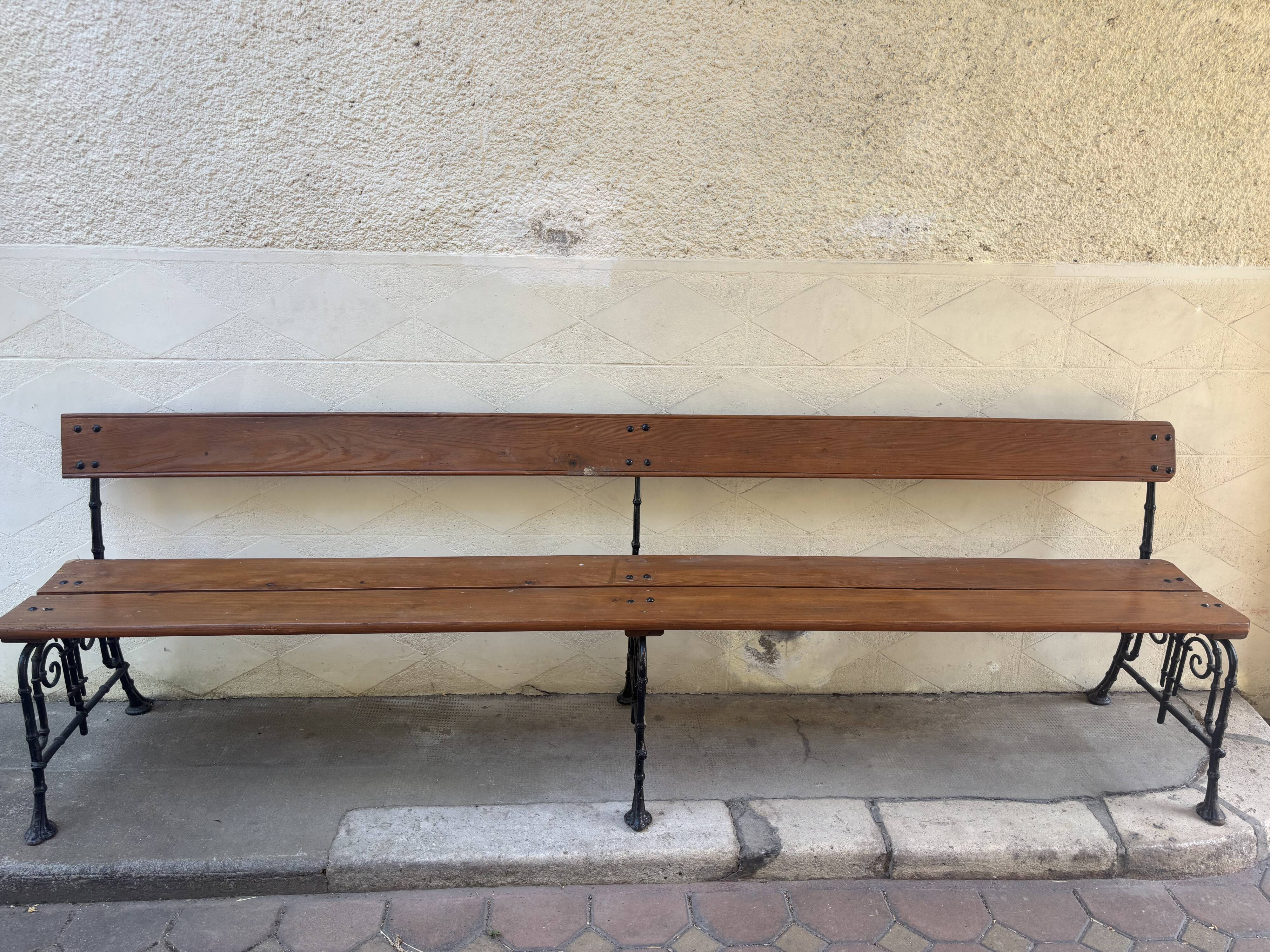 Très grand banc en fonte