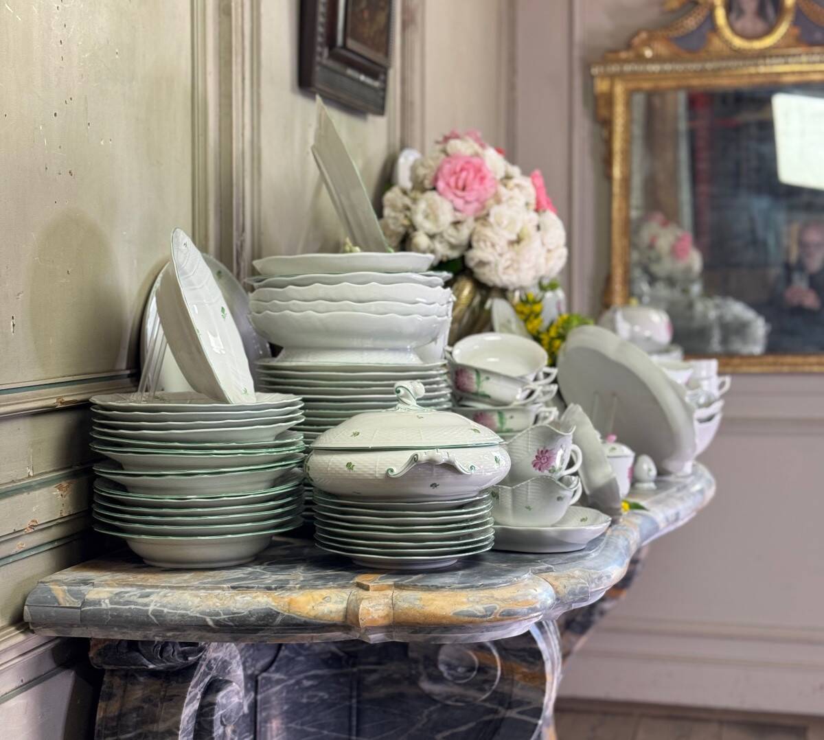 Large porcelain service, Tertia model, Herend, early 20th century, approximately 200 pieces