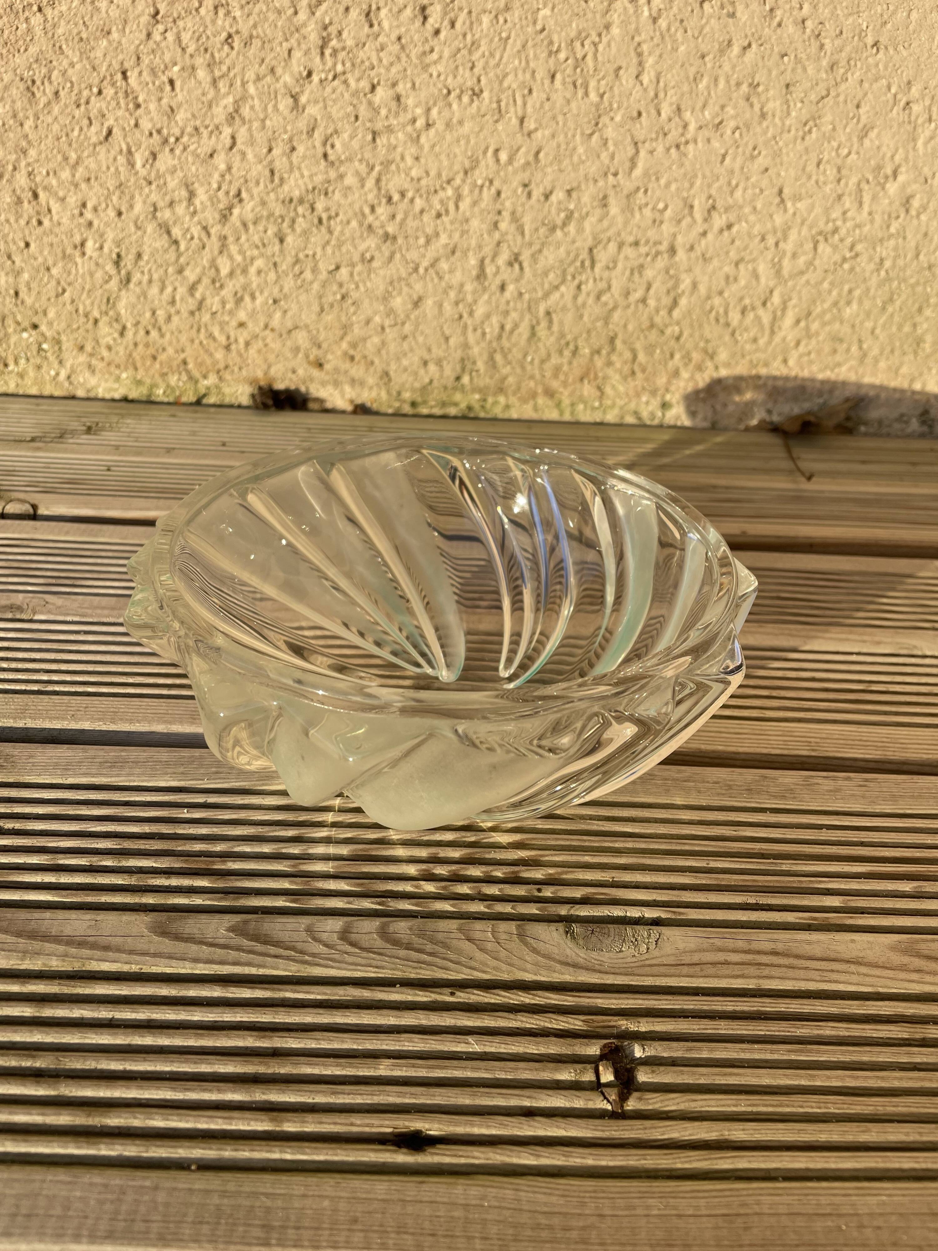 Set of 18 decorative items